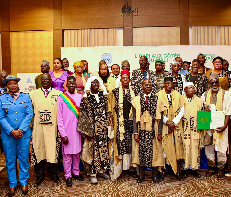 Cérémonie officielle de remise du Certificat d'enregistrement du Bogolan en indication géographique protégée(Labélisation du Bogolan Malien)